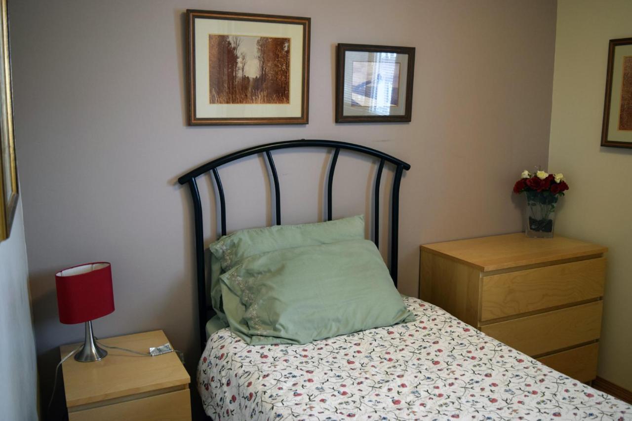 The Dewberry Homestay B&B Edmonton Exteriér fotografie