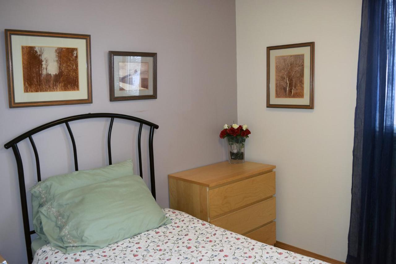 The Dewberry Homestay B&B Edmonton Exteriér fotografie