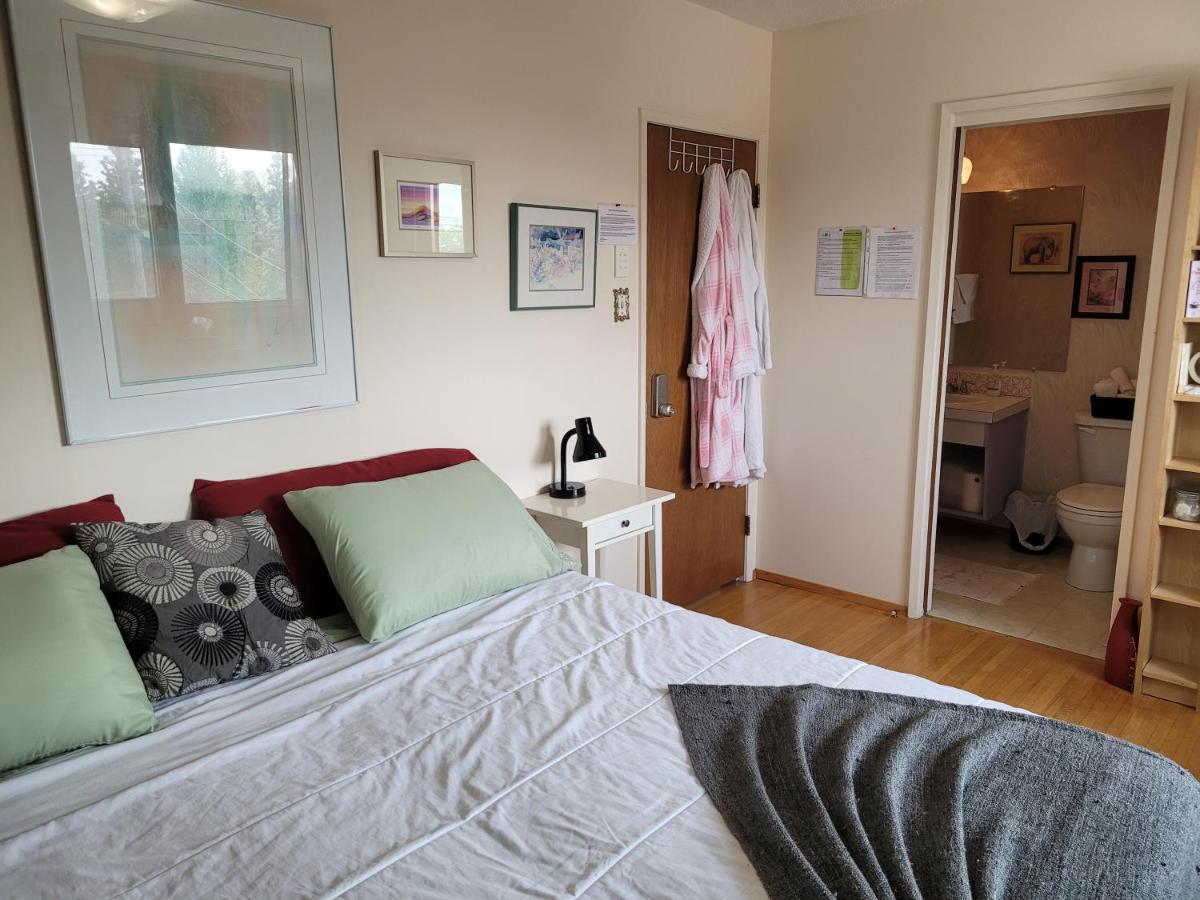 The Dewberry Homestay B&B Edmonton Exteriér fotografie