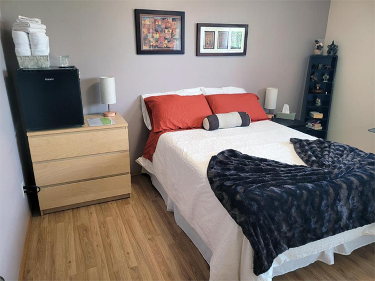 The Dewberry Homestay B&B Edmonton Exteriér fotografie