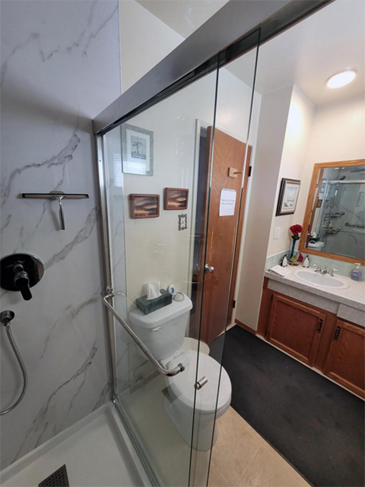 The Dewberry Homestay B&B Edmonton Exteriér fotografie